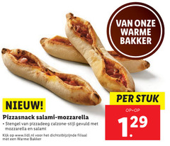  warme bakker pizzasnack salami mozzarella stengel pizzadeeg calzone stijl gevuld www.lidl.nl filiaal stuk 